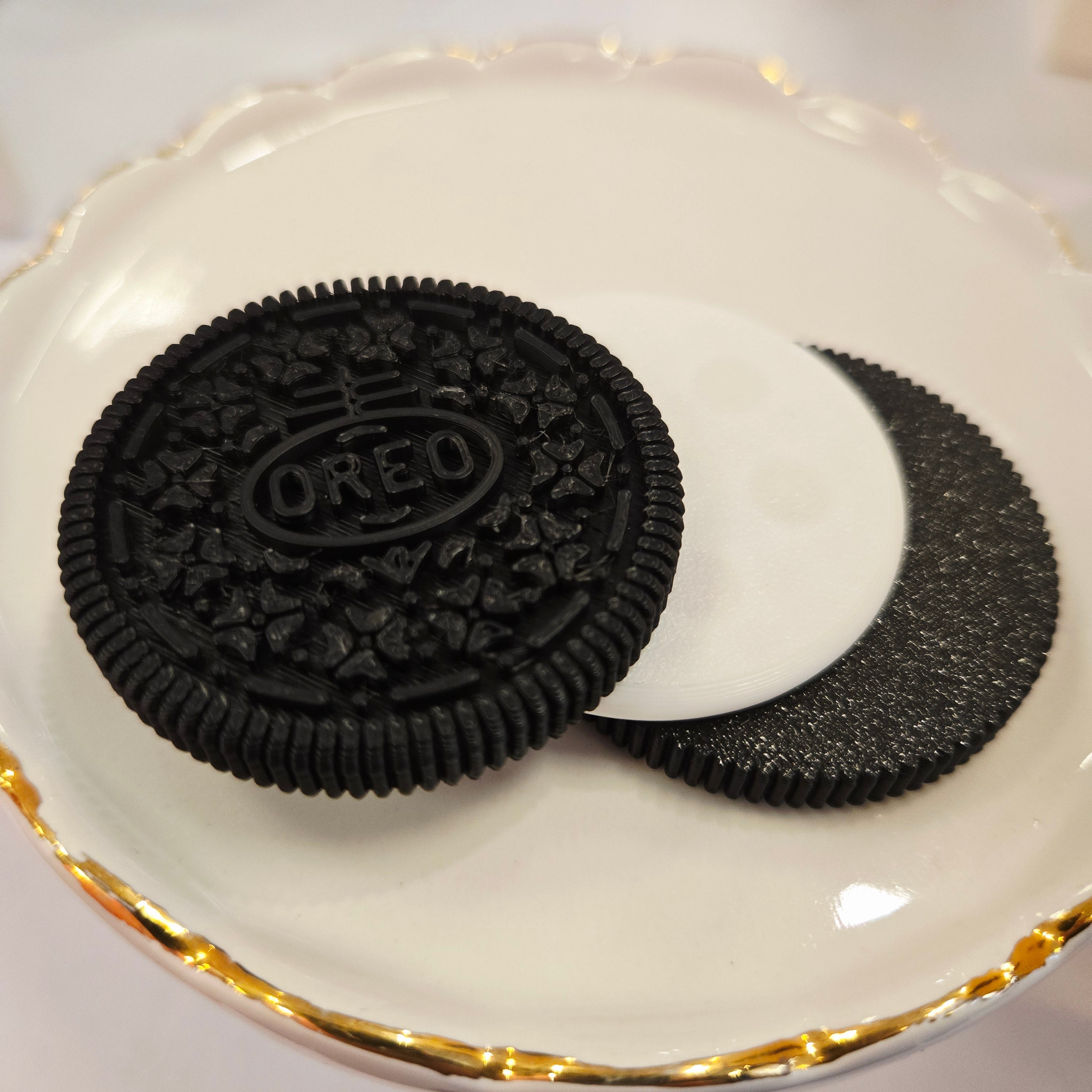 Oreo Magnet Slider